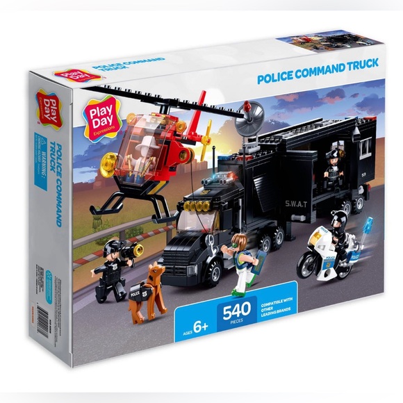 ⭐️ Host Pick ⭐️ BNIB Playday Police Command Truck 540 piece - Picture 1 of 4